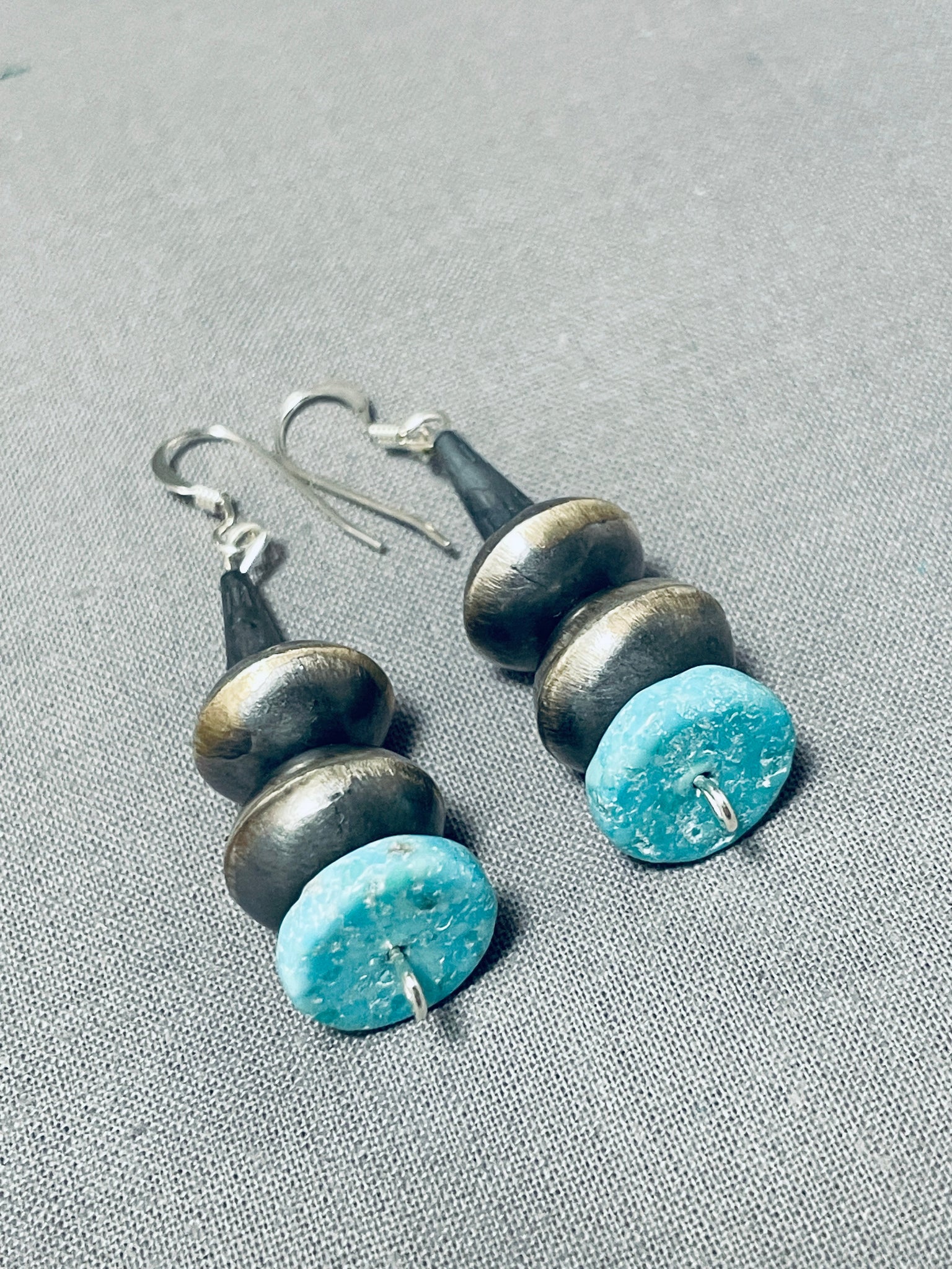 Vintage silver outlet & bead earrings