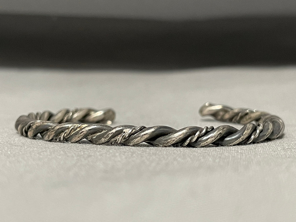 Intricate-Twist-Vintage-Native