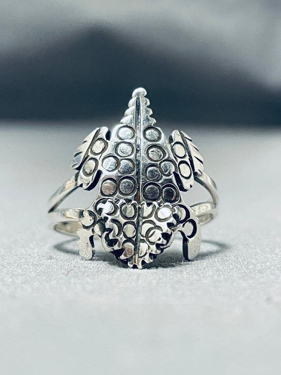 Outstanding Native American Navajo Sterling Silver Toad Ring-Nativo Arts