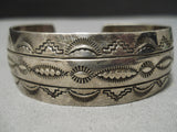 So Detailed!! Vintage Native American Navajo Sterling Silver Hand Tooled Bracelet Old-Nativo Arts
