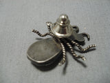 Museum Quality Vintage Native American Navajo Bug Turquoise Shell Sterling Silver Pin Old-Nativo Arts