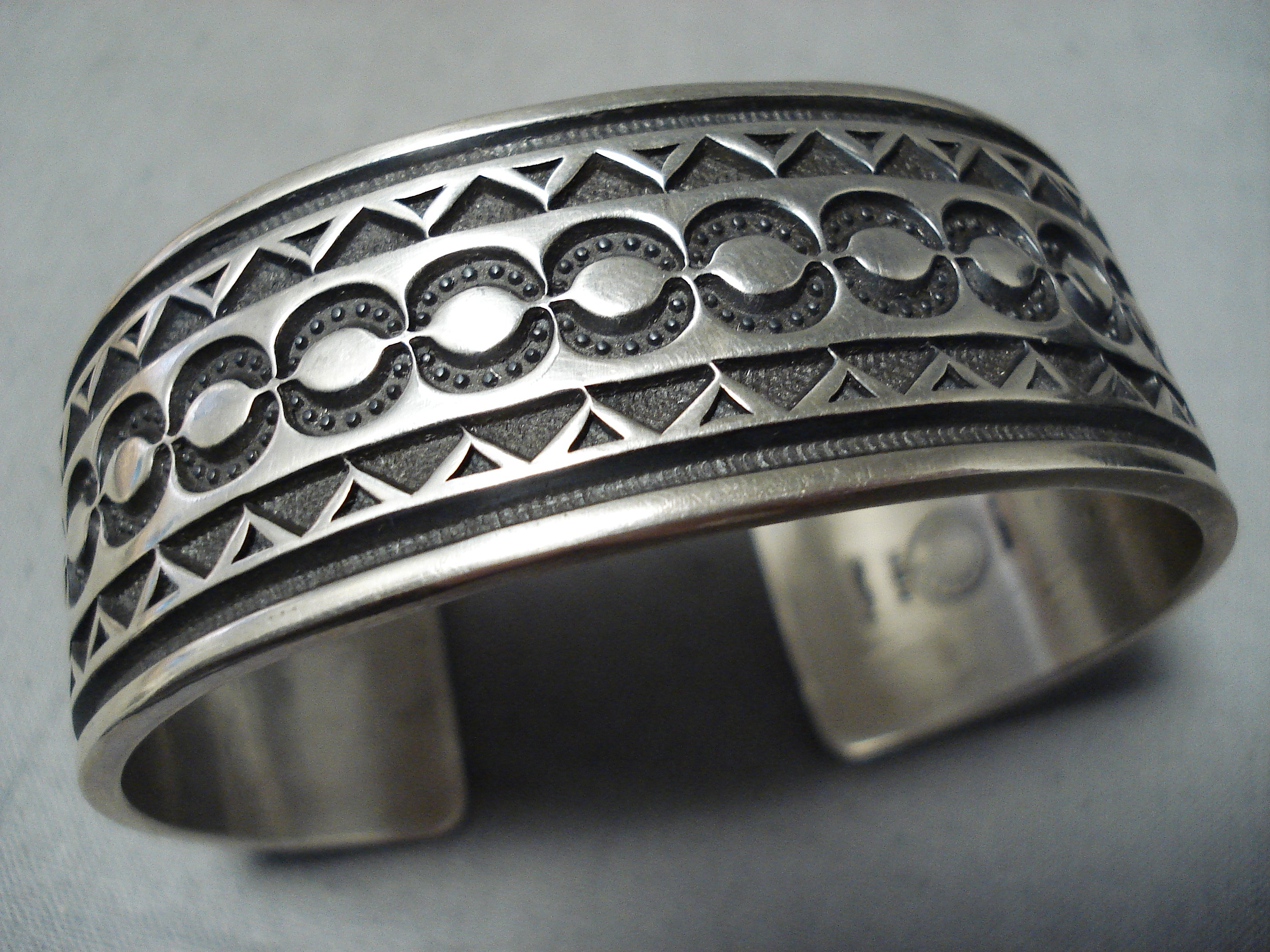 ab1fc5d9-95ed-576c-9804- 