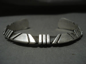 Advanced Native American Jewelry Silver Technique Vintage Navajo Native American Jewelry Silver Bracelet Old-Nativo Arts