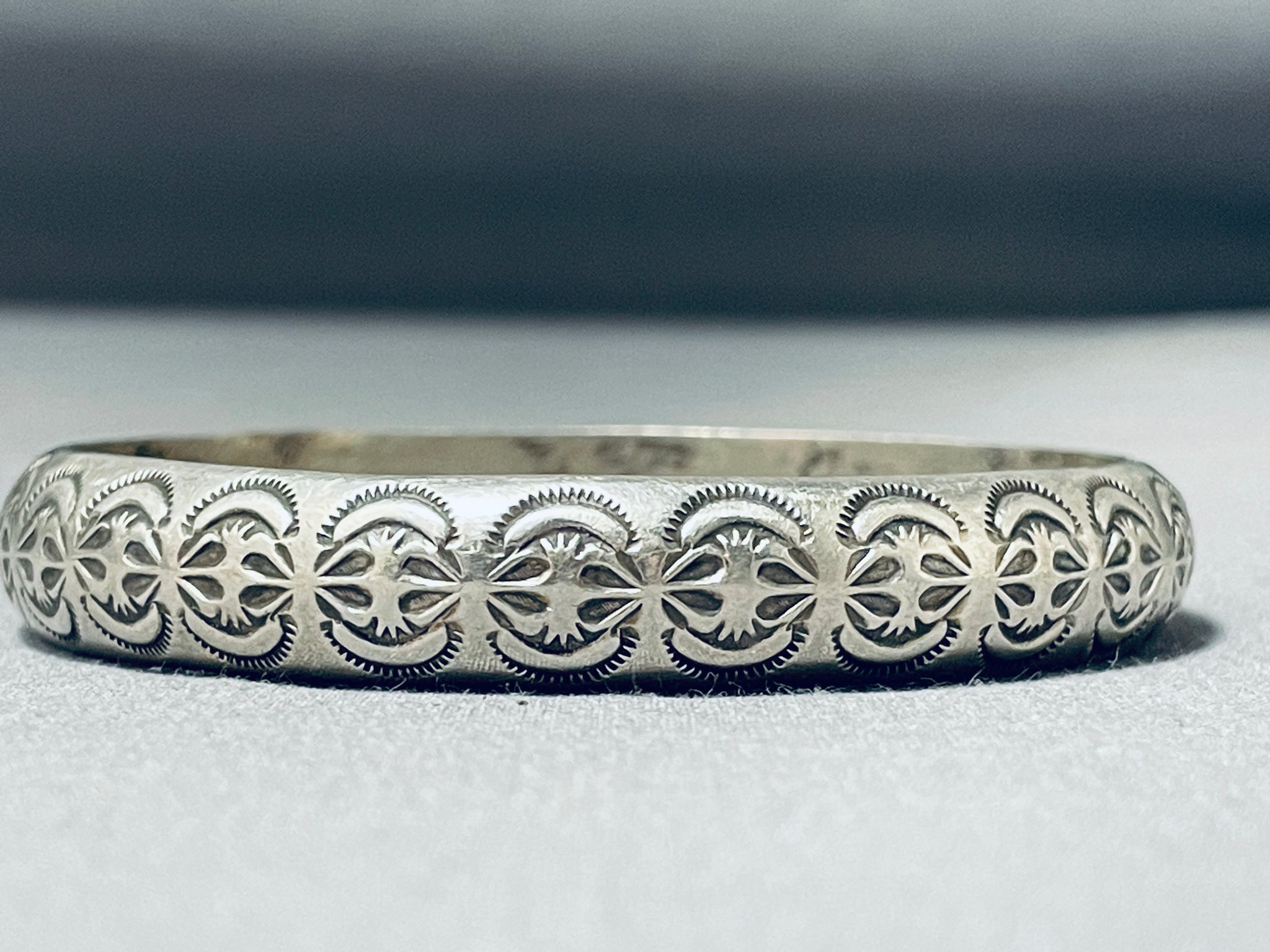 アクセサリー navajo vintage bangle silver archive Tremendous Vintage Native American Navajo Sterling Silver Bangle