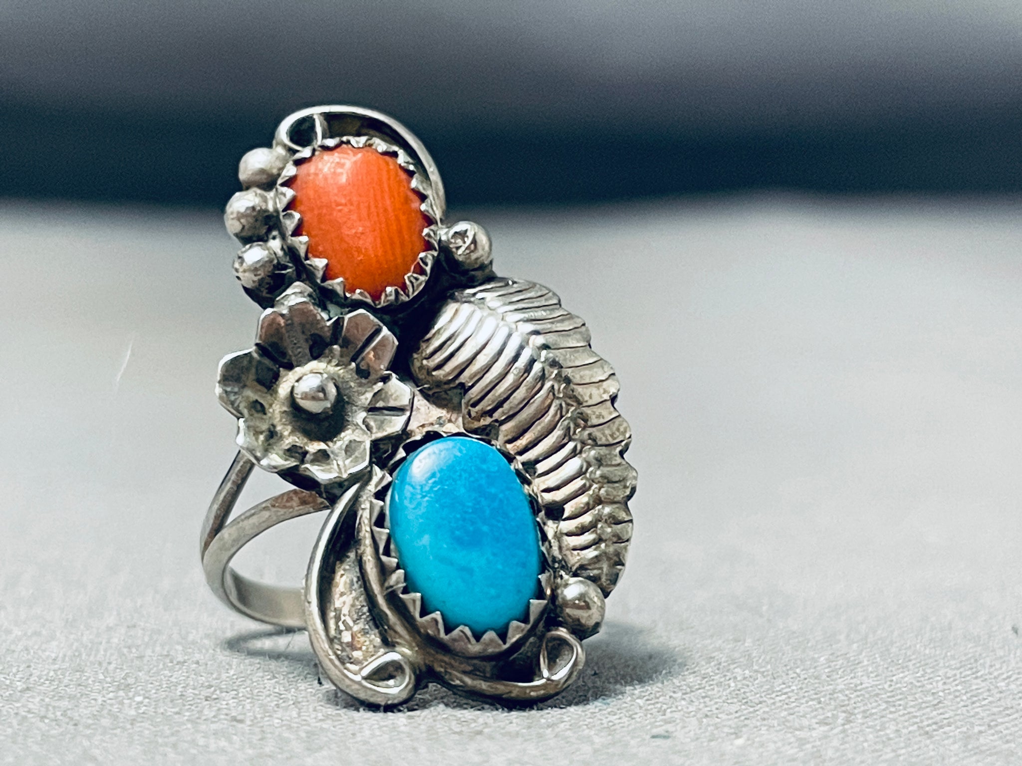 Tremendous Vintage Native American Navajo Turquoise & Coral Sterling Silver  Ring