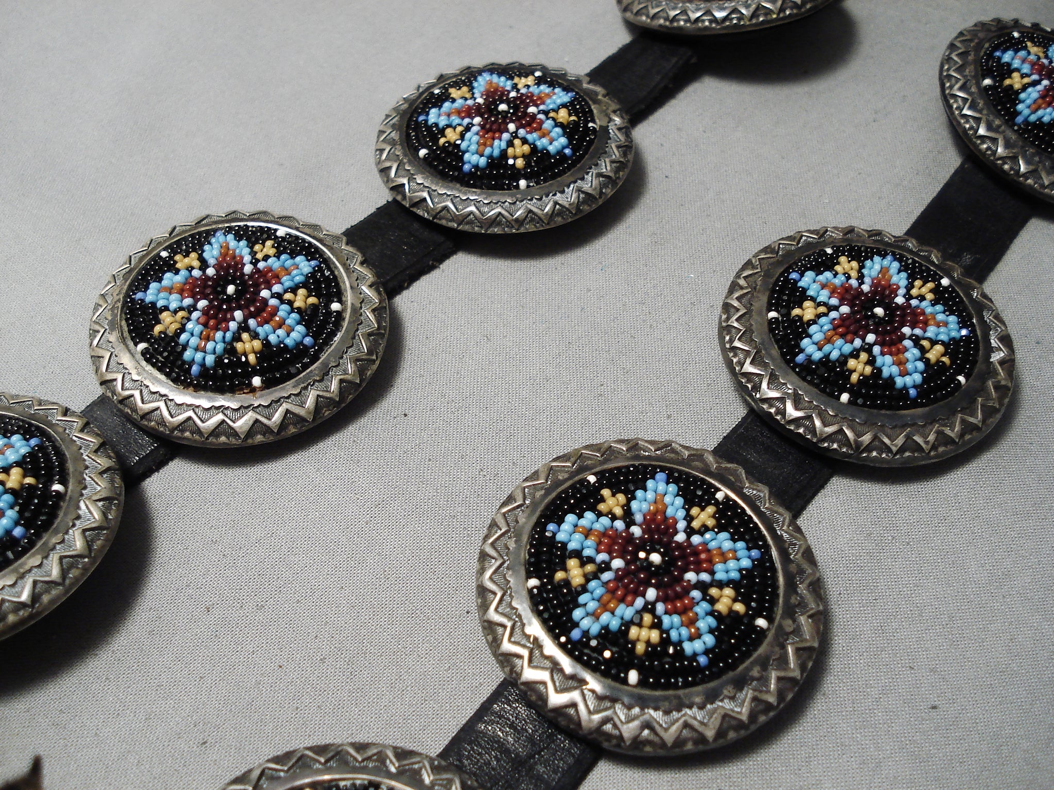 Anneau Navajo Flèche Indienne en Argent Jeais Noir et Opale Symbole Anneau Navajo Flèche Indienne en Argent Jeais Noir et Opale Symbole