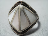 Impressive Vintage Native American Navajo Mother Of Pearl Sterling Silver Ring Old-Nativo Arts