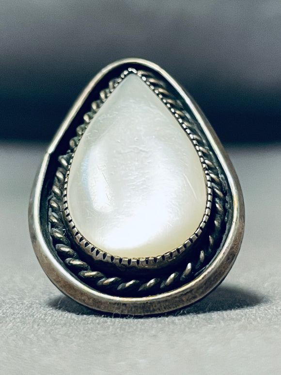 Gorgeous Vintage Native American Navajo Mother Of Pearl Sterling Silver Ring-Nativo Arts