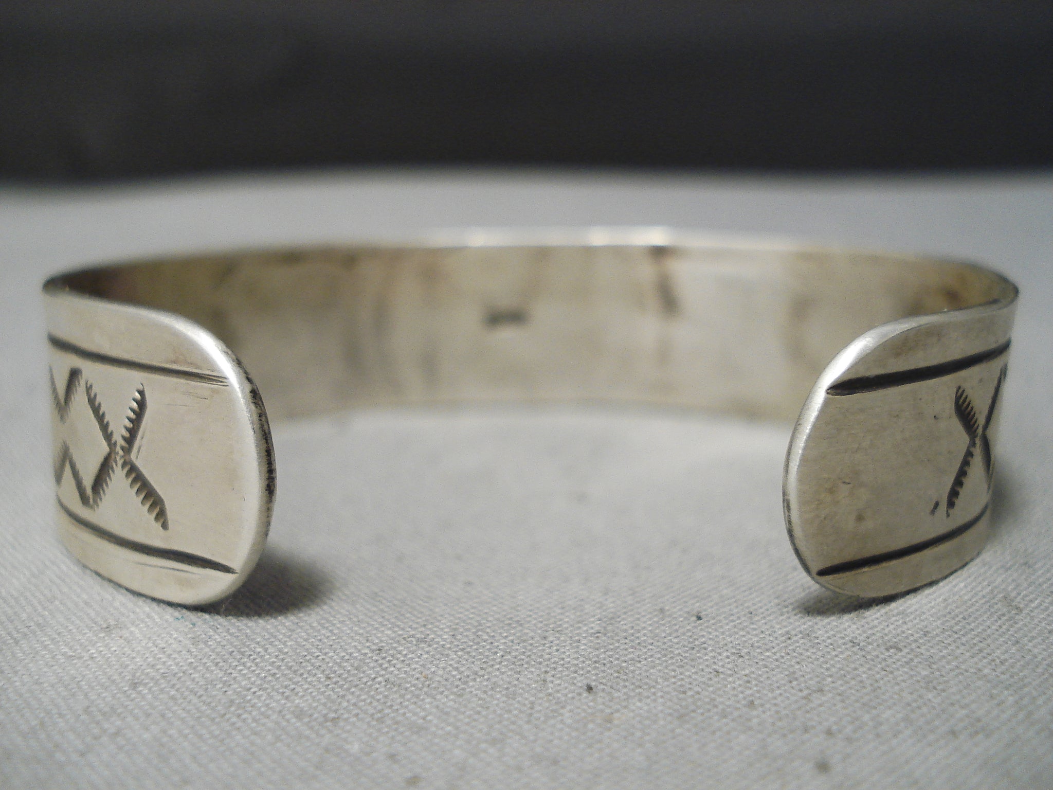 Shops Rare Vintage Navajo Silver Elk Cuff