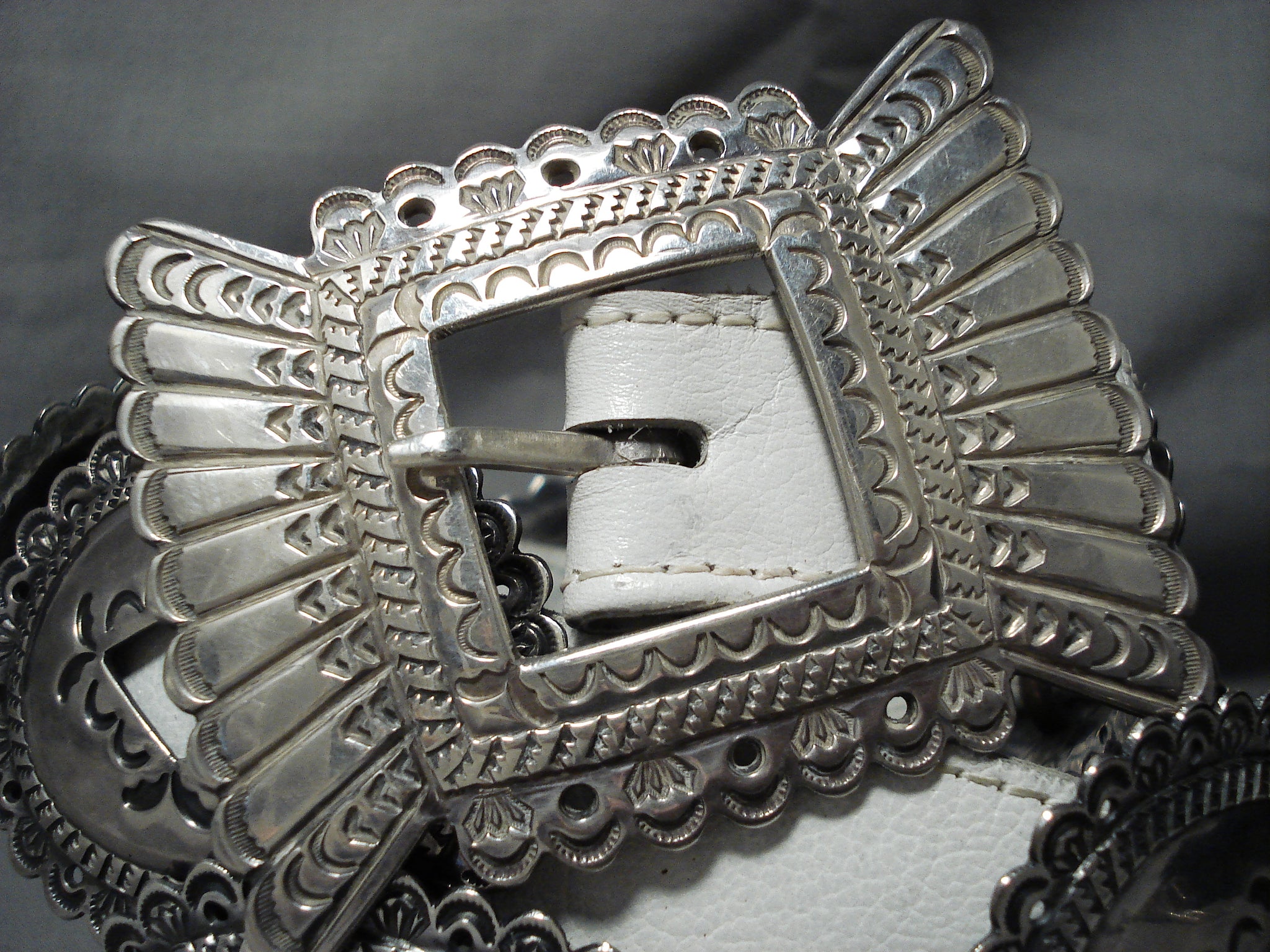 Vintage Women concho Style Native American Belt western silver Vintage Silver-tone Concho Belt - 1990s Retro Southwestern  main image 4
