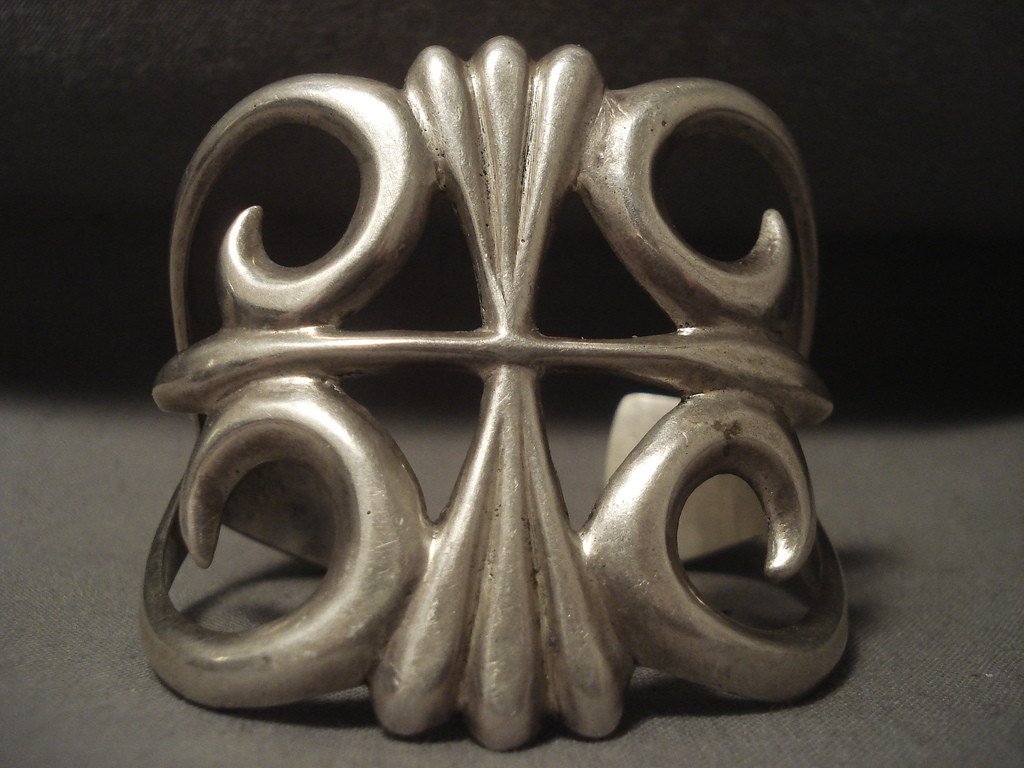 Colossal Vintage Navajo 'Thorn' Native American Jewelry Silver Bracele ...