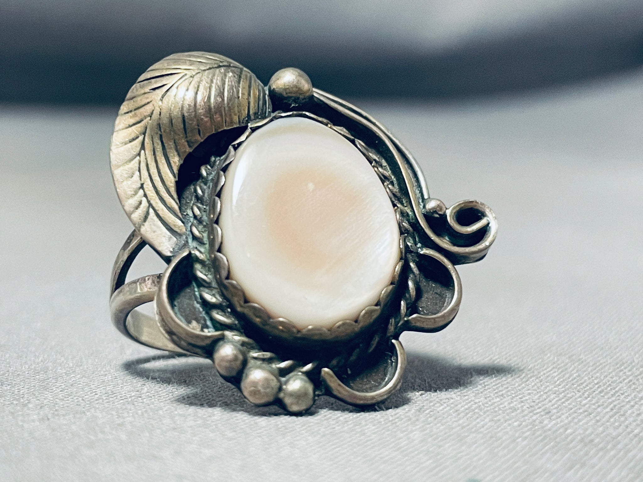 Pretty Vintage Native American Navajo Mother Of Pearl Sterling