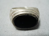 Striking Vintage Native American Navajo Onyx Sterling Silver Ring Old-Nativo Arts