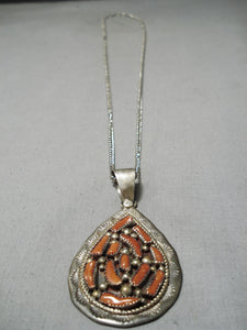 Marvelous Vintage Native American Navajo Coral Sterling Silver Necklace Old-Nativo Arts