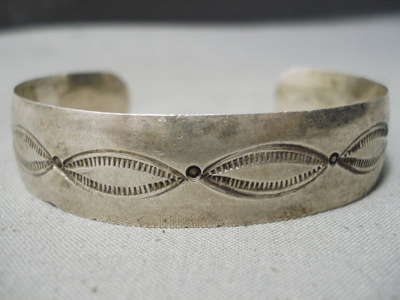Wonderful Vintage Navajo Sterling Silver Bracelet Native American Old-Nativo Arts