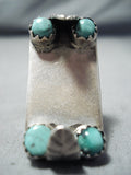 Eyecatching Vintage Native American Navajo Old Kingman Turquoise Sterling Silver Ring Old-Nativo Arts