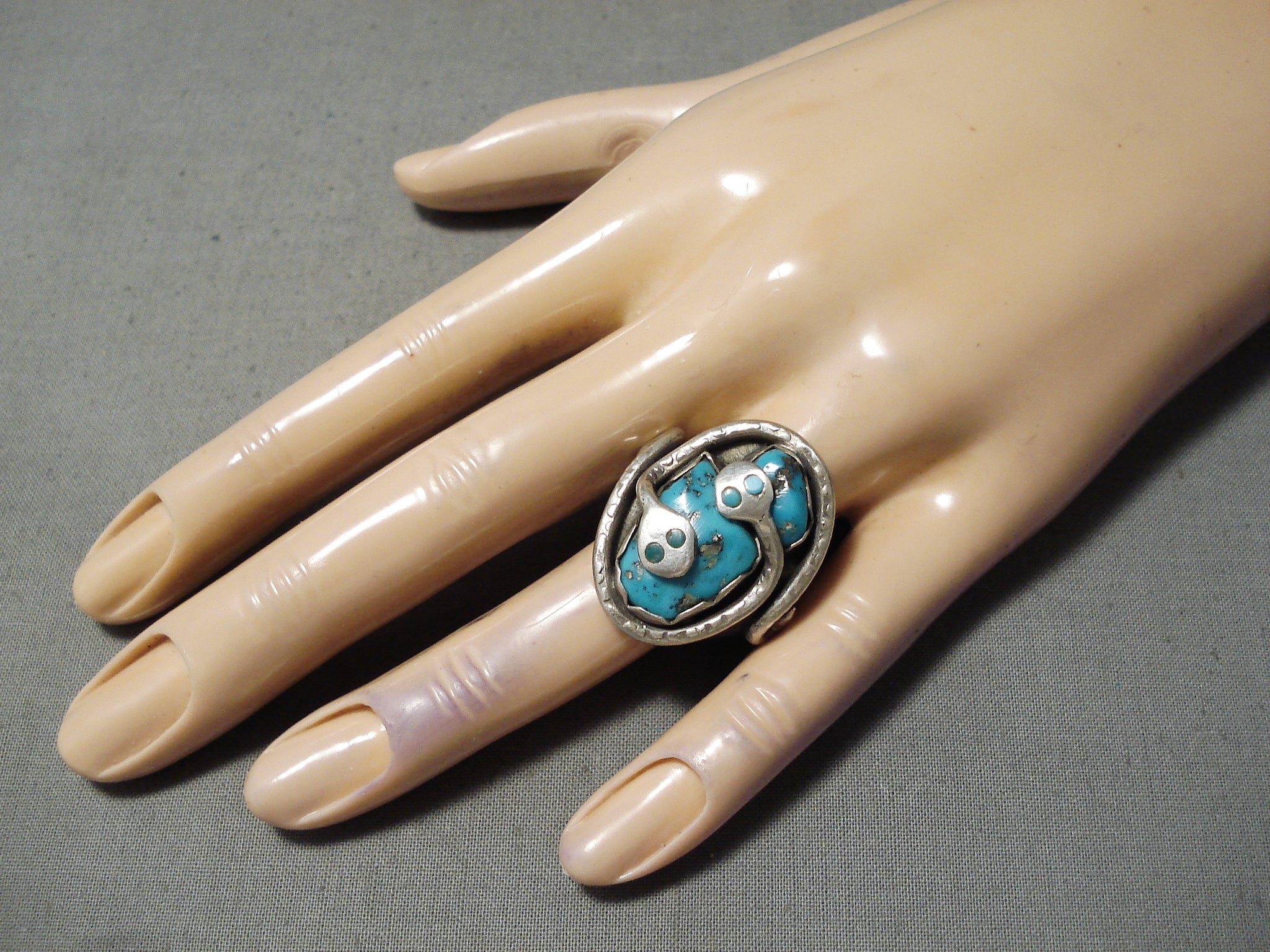 Zuni Effie C. (Calavaza) Sterling shops Silver & Turquoise Snake Ring Size 4.75