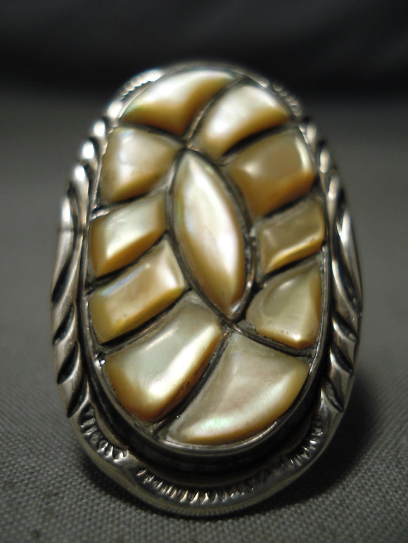 Wonderful Detailed Vintage Native American Navajo Zuni Shell Sterling Silver Ring Old-Nativo Arts