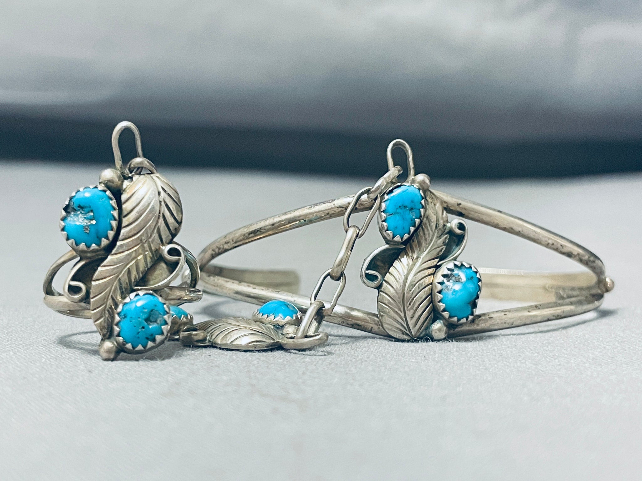 Vintage Native American Sterling Silver & Turquoise Slave Bracelet