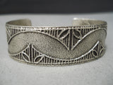 Wonderful Vintage Santo Domingo Sterling Silver Native American Bracelet Old-Nativo Arts