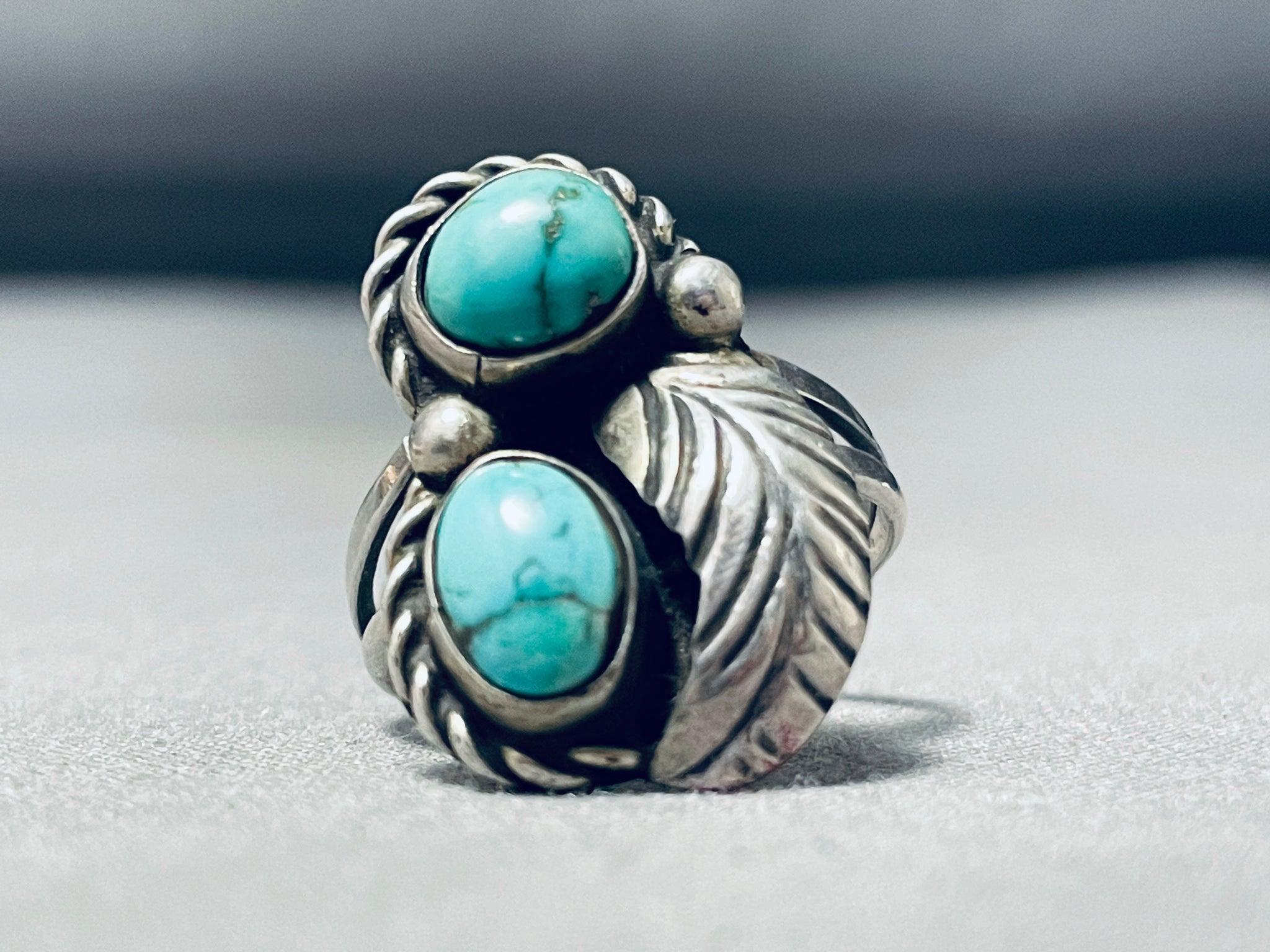 GORGEOUS VINTAGE NAVAJO outlets STERLING SILVER TURQUOISE RING #A101