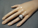 Impressive Vintage Native American Navajo Mother Of Pearl Sterling Silver Ring Old-Nativo Arts