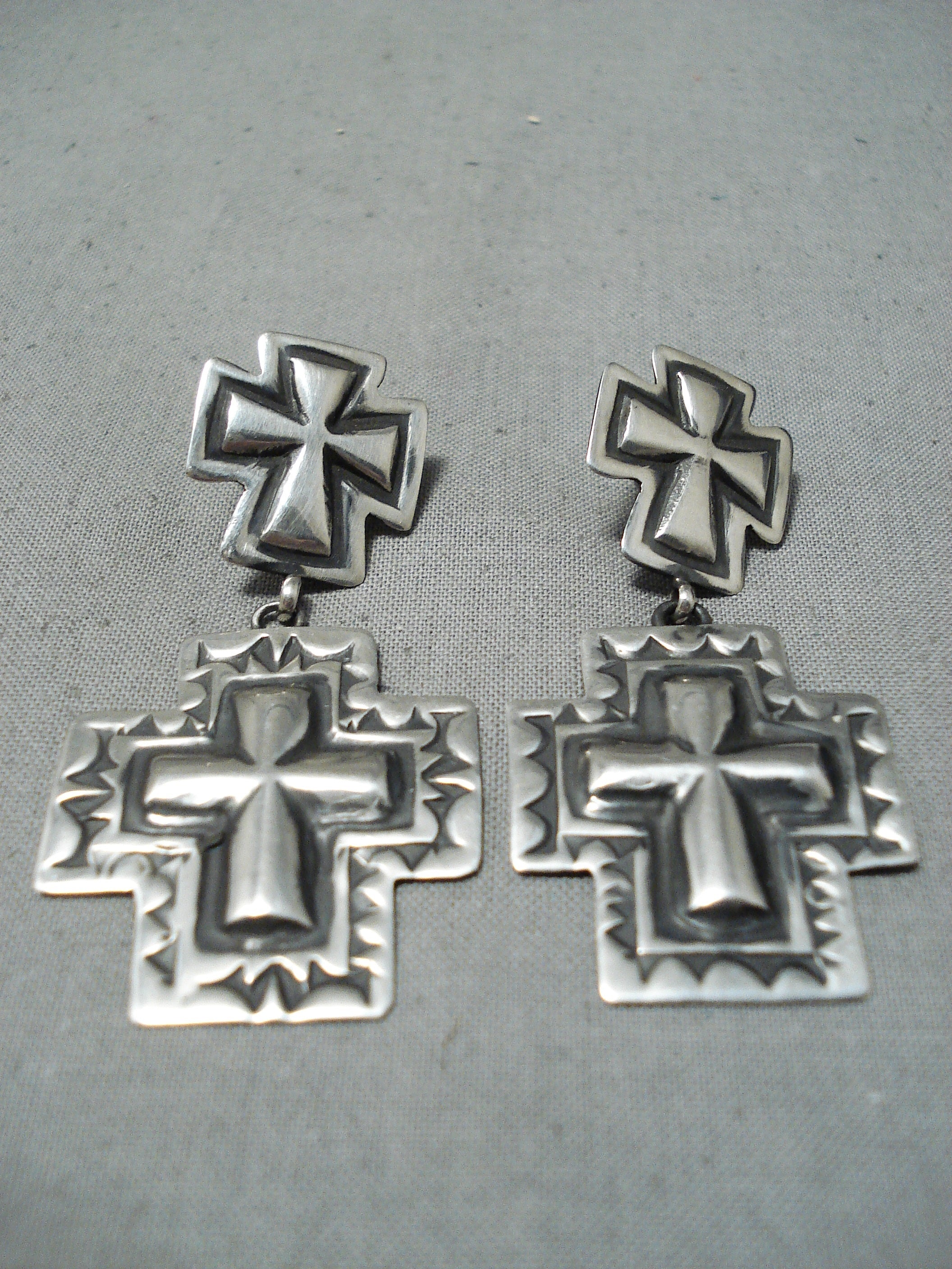  Single Stone Sterling Silver Cross Earrings Handcrafted by  Navajo Artist Louise Joe: Clothing, Shoes & Jewelry