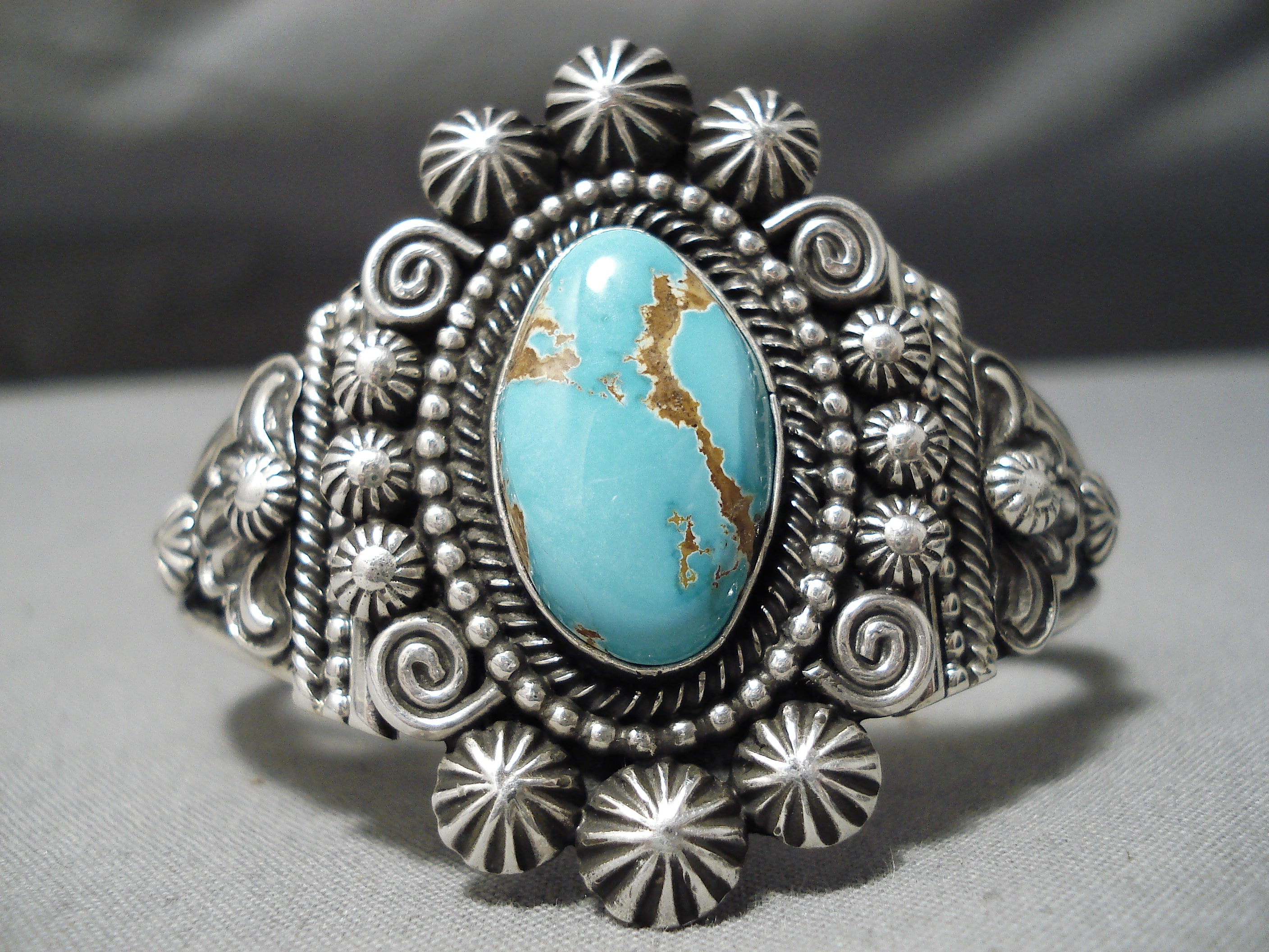 Exquisite Vintage Native American Navajo #8 Turquoise Sterling Exquisite Vintage Native American Navajo #8 Turquoise Sterling