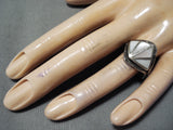 Impressive Vintage Native American Navajo Mother Of Pearl Sterling Silver Ring Old-Nativo Arts