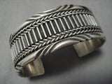 Heavy And Thick!! Flashing Sterling Silver Vintage Native American Navajo Bracelet Old-Nativo Arts