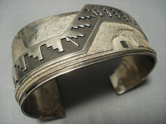 Important Taa'ishoii Vintage Navajo Ray Scott Pueblo Sterling Native American Jewelry Silver Bracelet-Nativo Arts