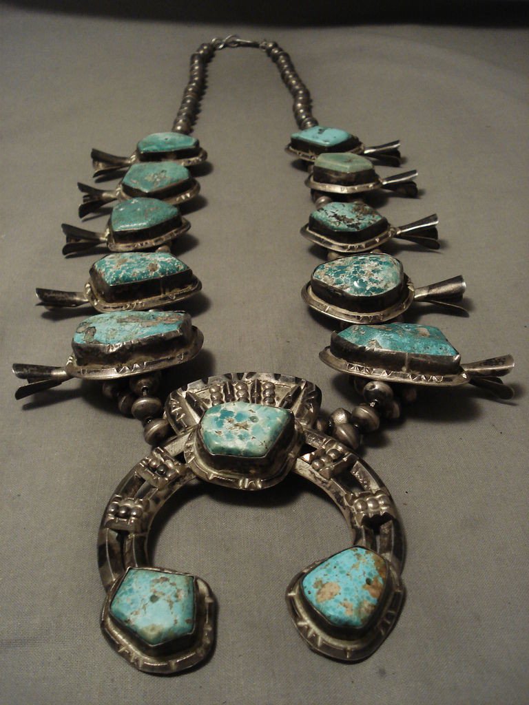 ONE OF THE BEST VINTAGE NAVAJO TURQUOISE SILVER - Main Image