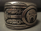 Super Wide Vintage Navajo Native American Jewelry jewelry Thomas Singer Bear Bracelet Old-Nativo Arts