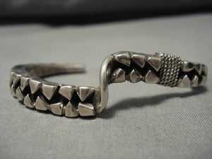 Thick And Heavy!! Vintage Native American Navajo Sterling Silver Naitve American Bracelet Old-Nativo Arts